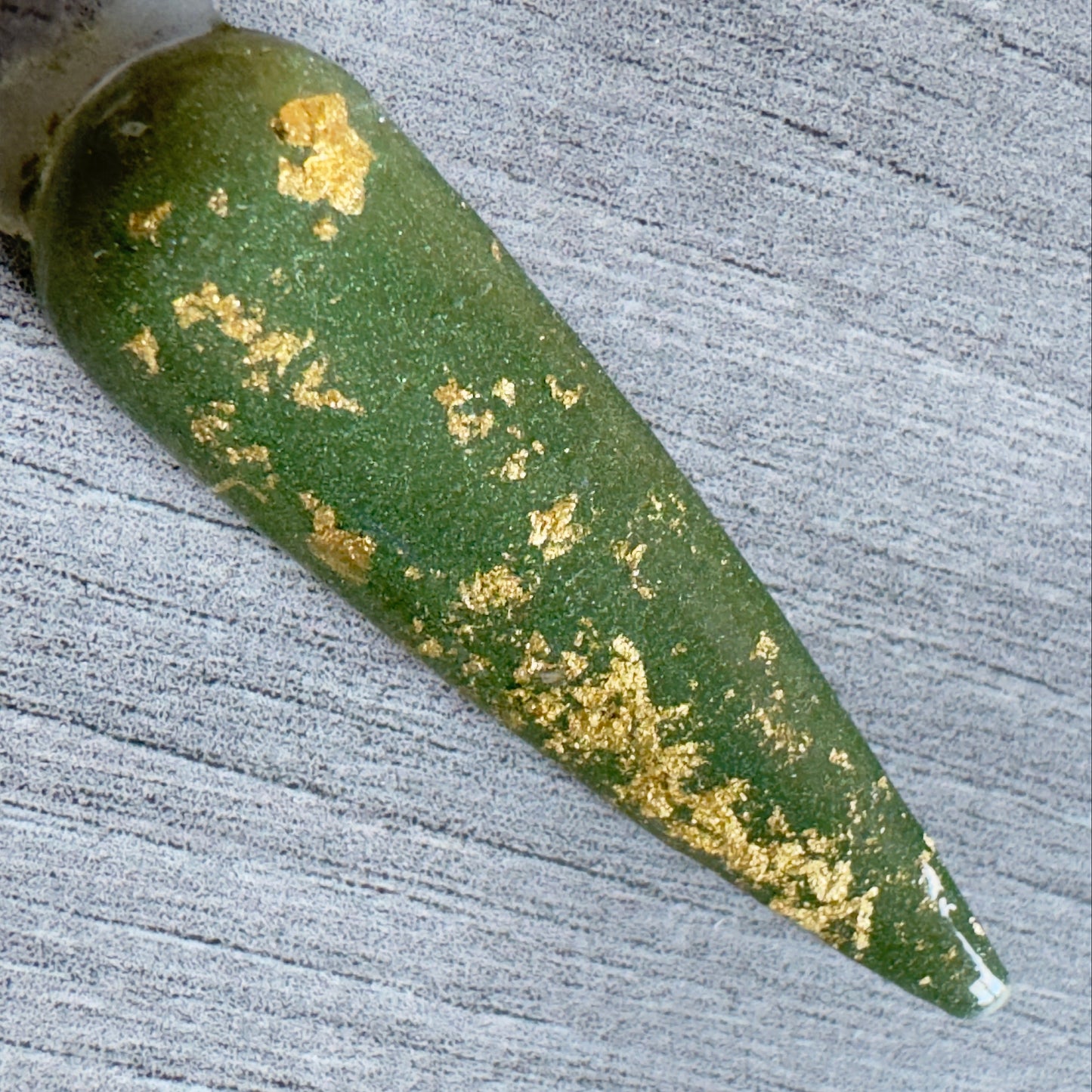 Green Forest, green dip powder with flakes