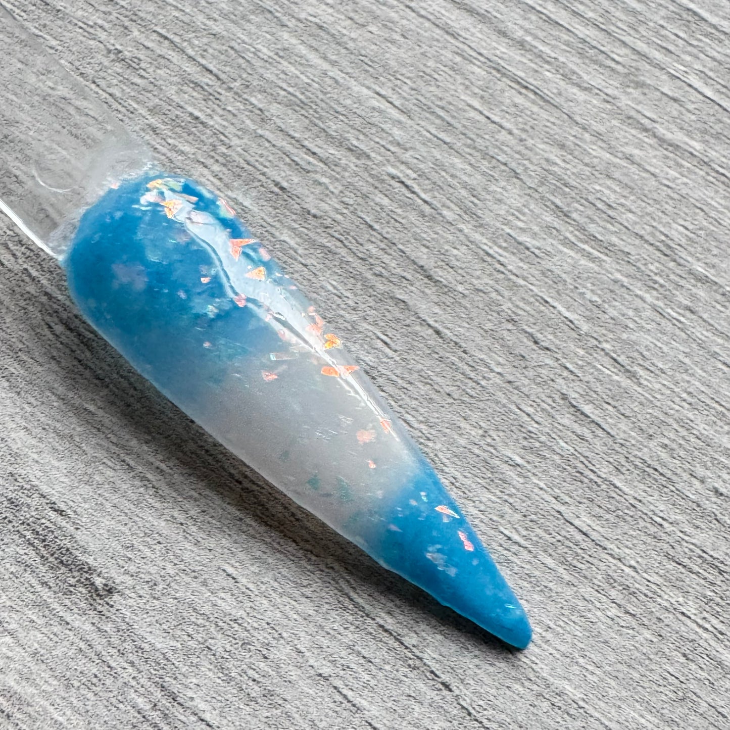 Sky Blue to White - Thermal Dip Powder