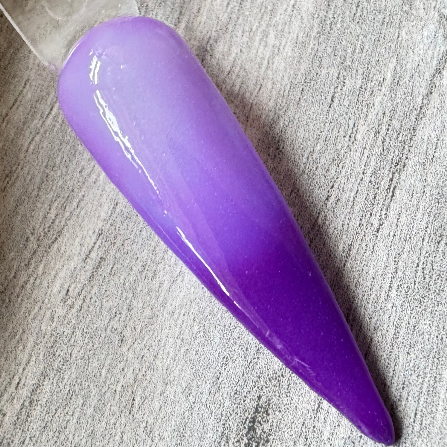Purple to White Thermal Dip