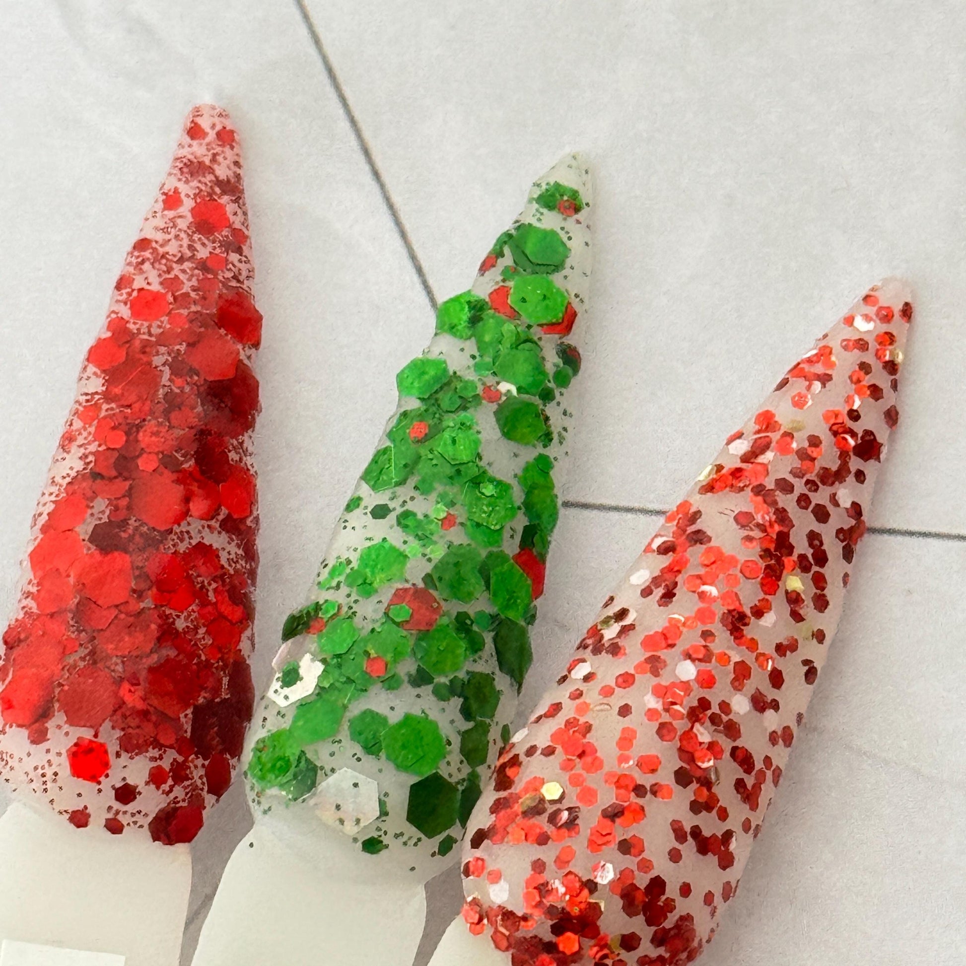 Christmas Dip Powder Nail Collection: Red, Green & Glitter - LeVeraux